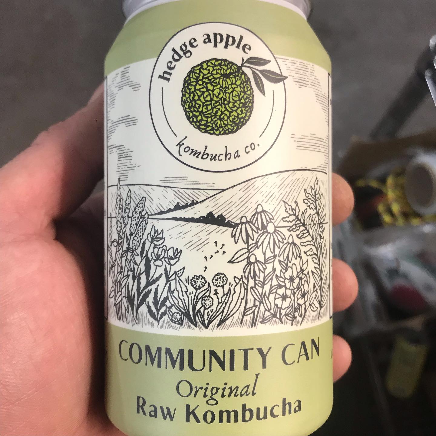 hedge apple community can.jpg