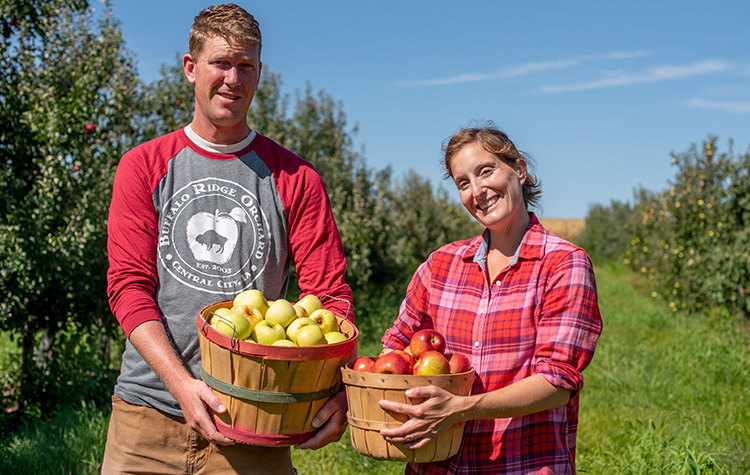 Emma-and-Marcus_Buffalo-Ridge-Orchard_sm.jpg